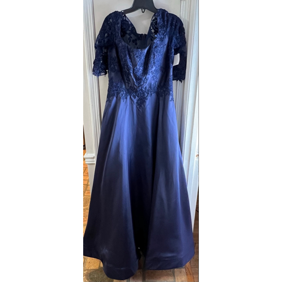LA FEMME EVENING Navy 27988 Evening Gown SZ 8 - Picture 5 of 10